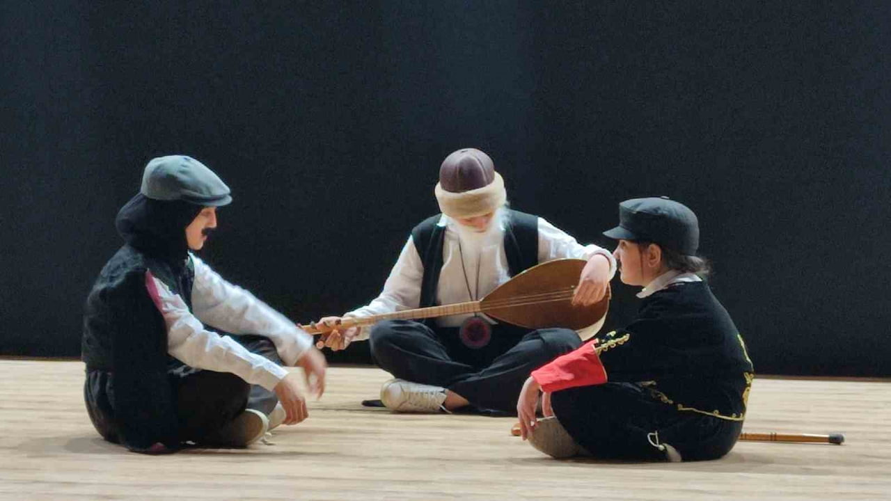 BENDİMAHİ KIZ ANADOLU İMAM HATİP LİSESİ ÖĞRENCİLERİ TARAFINDAN HAZIRLANAN "DEDE KORKUT HİKÂYELERİ"...