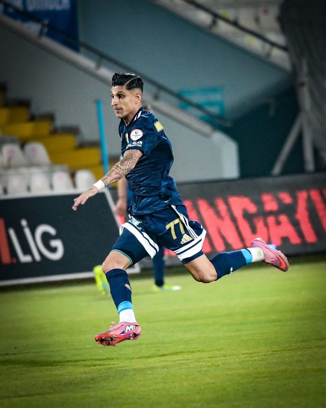 BENHUR KESER ERZURUMSPOR'A VEDA ETTİ