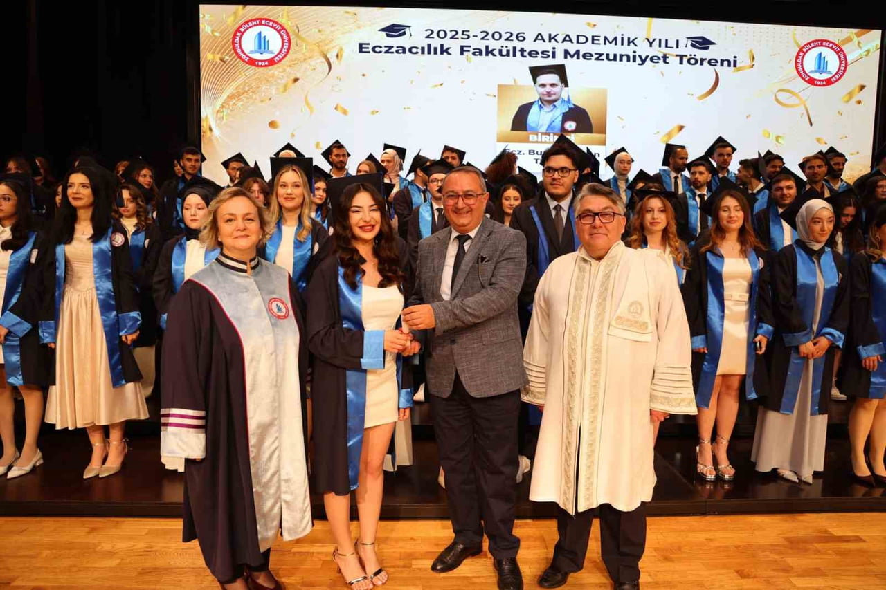 BEUN’DA GELECEĞİN ECZACILARI MEZUNİYET SEVİNCİ YAŞADI