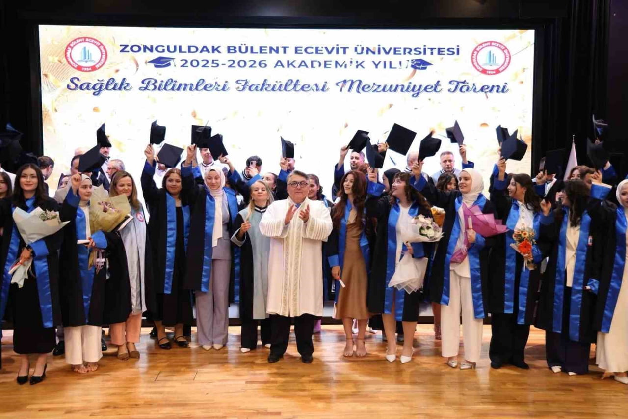 BEUN’DA GELECEĞİN HEMŞİRELERİ, FİZYOTERAPİSTLERİ VE SOSYAL HİZMET UZMANLARI MEZUN OLDU