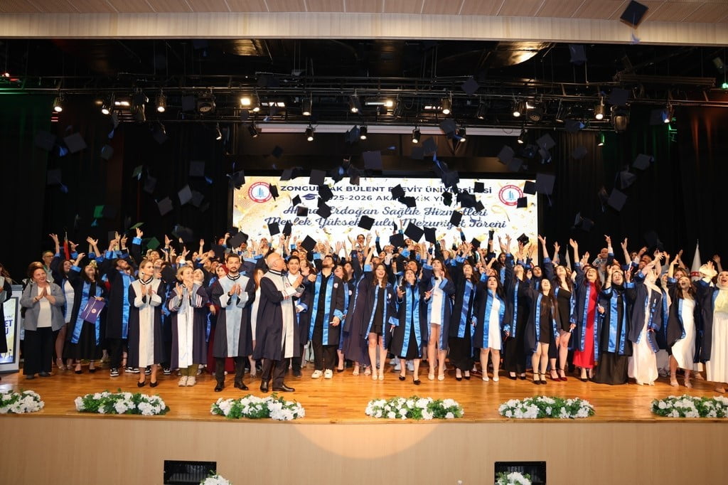 BEUN’DA SAĞLIK ORDUSUNUN YENİ NEFERLERİ MEZUNİYET COŞKUSU YAŞADI