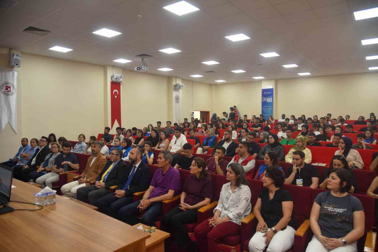 BİLECİK'TE 'TARIMDA KADIN GİRİŞİMCİLER VE BAŞARI HİKAYELERİ' KONULU PROGRAM DÜZENLENDİ