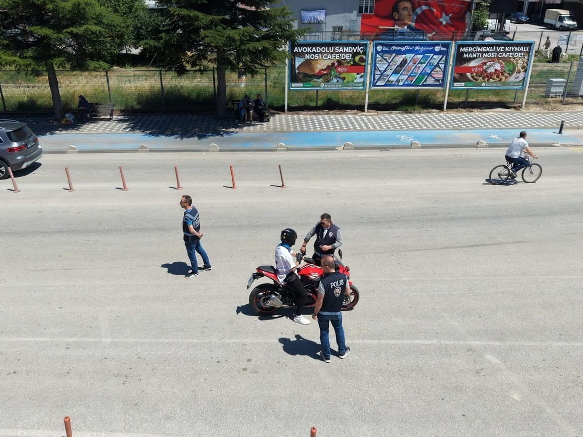 BİLECİK'TE 2 BİN 75 MOTOSİKLET SÜRÜCÜSÜ KONTROLDEN GEÇTİ