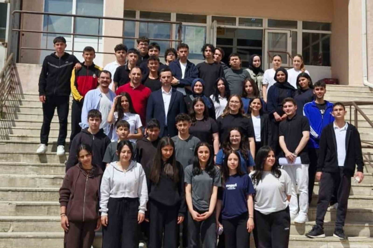BİLECİK'TE 2 BİN LİSE ÖĞRENCİLERİNE KARİYER YOLCULUĞUNDA GÜÇLÜ DESTEK