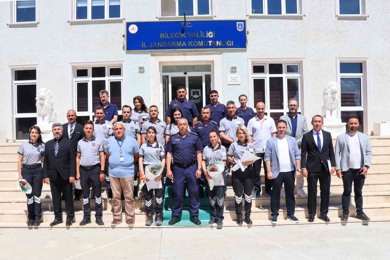 BİLECİK İL JANDARMA KOMUTANI KIDEMLİ ALBAY ALİ VANLI, ÖZEL GÜVENLİK GÖREVLİLERİNİ MAKAMINDA...