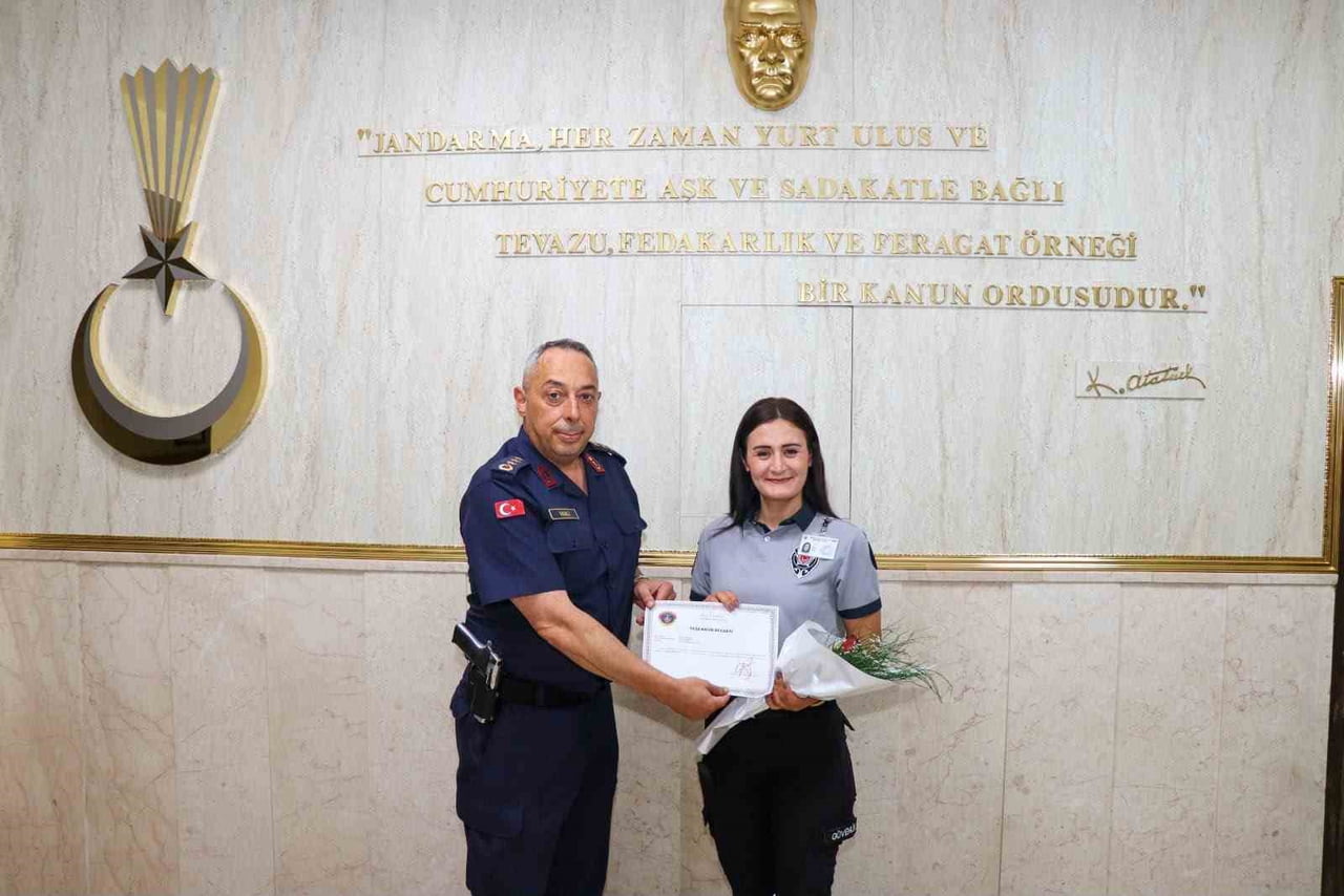 BİLECİK İL JANDARMA KOMUTANI KIDEMLİ ALBAY ALİ VANLI, ÖZEL GÜVENLİK GÖREVLİLERİNİ MAKAMINDA...