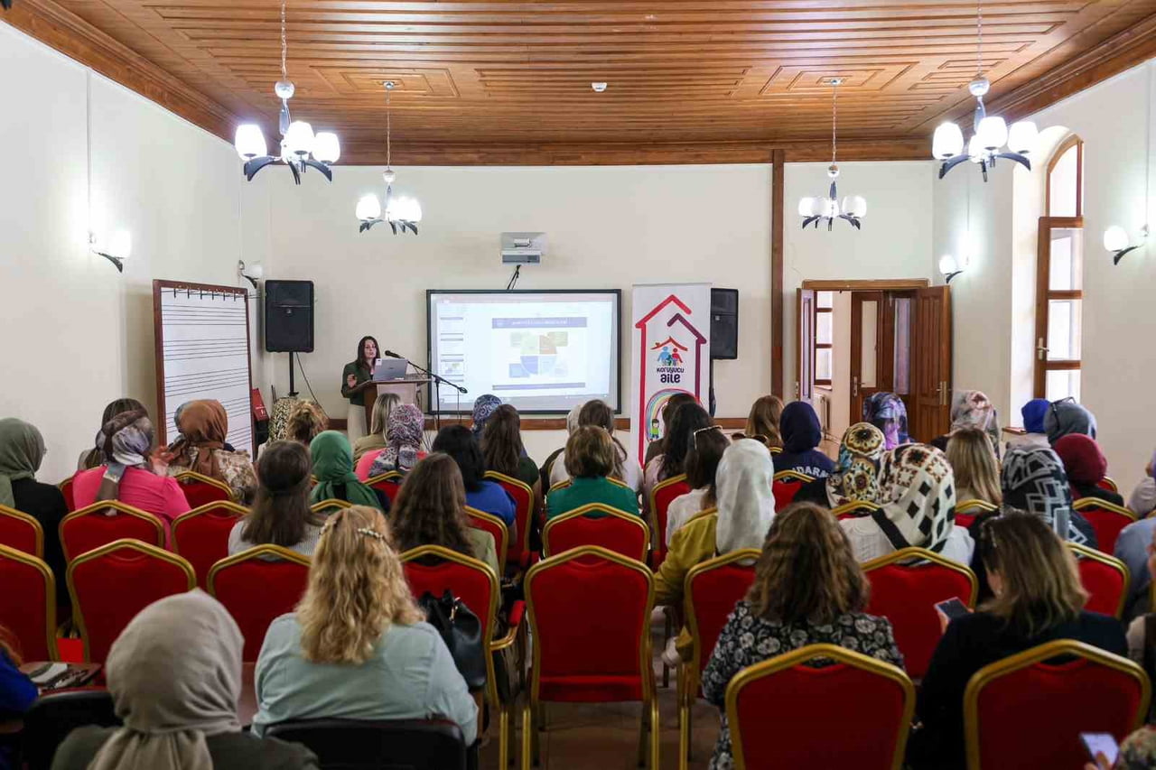 BİLECİK’TE KORUYUCU AİLE FARKINDALIĞI TOPLANTISI DÜZENLENDİ