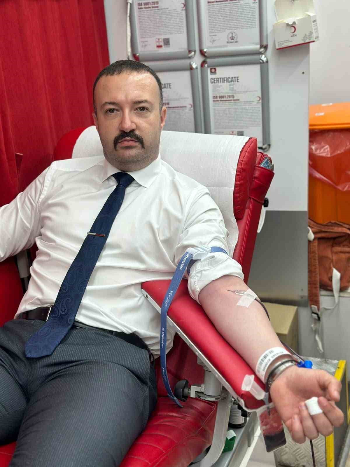 BİLECİK ÜLKÜ OCAKLARINDAN KAN BAĞIŞI SEFERBERLİĞİ BİLECİK ÜLKÜ OCAKLARI BAŞKANI BAHADIR...