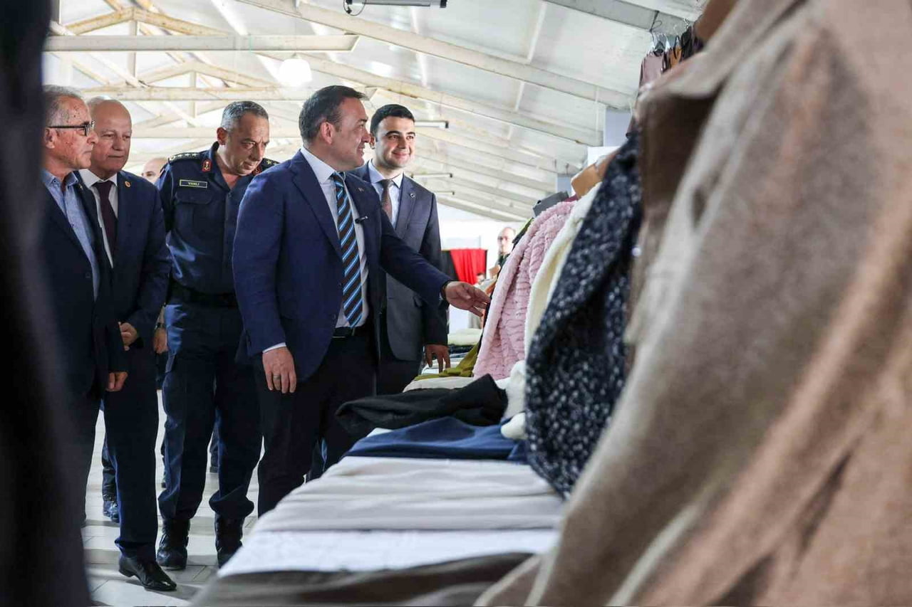BİLECİK VALİSİ FAİK OKTAY SÖZER, SERGİYİ GEZDİ