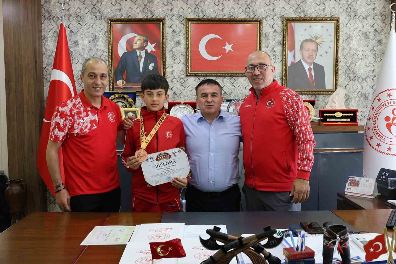 BİLECİKLİ KARATE SPORCUSU BALKAN ÜÇÜNCÜSÜ OLDU