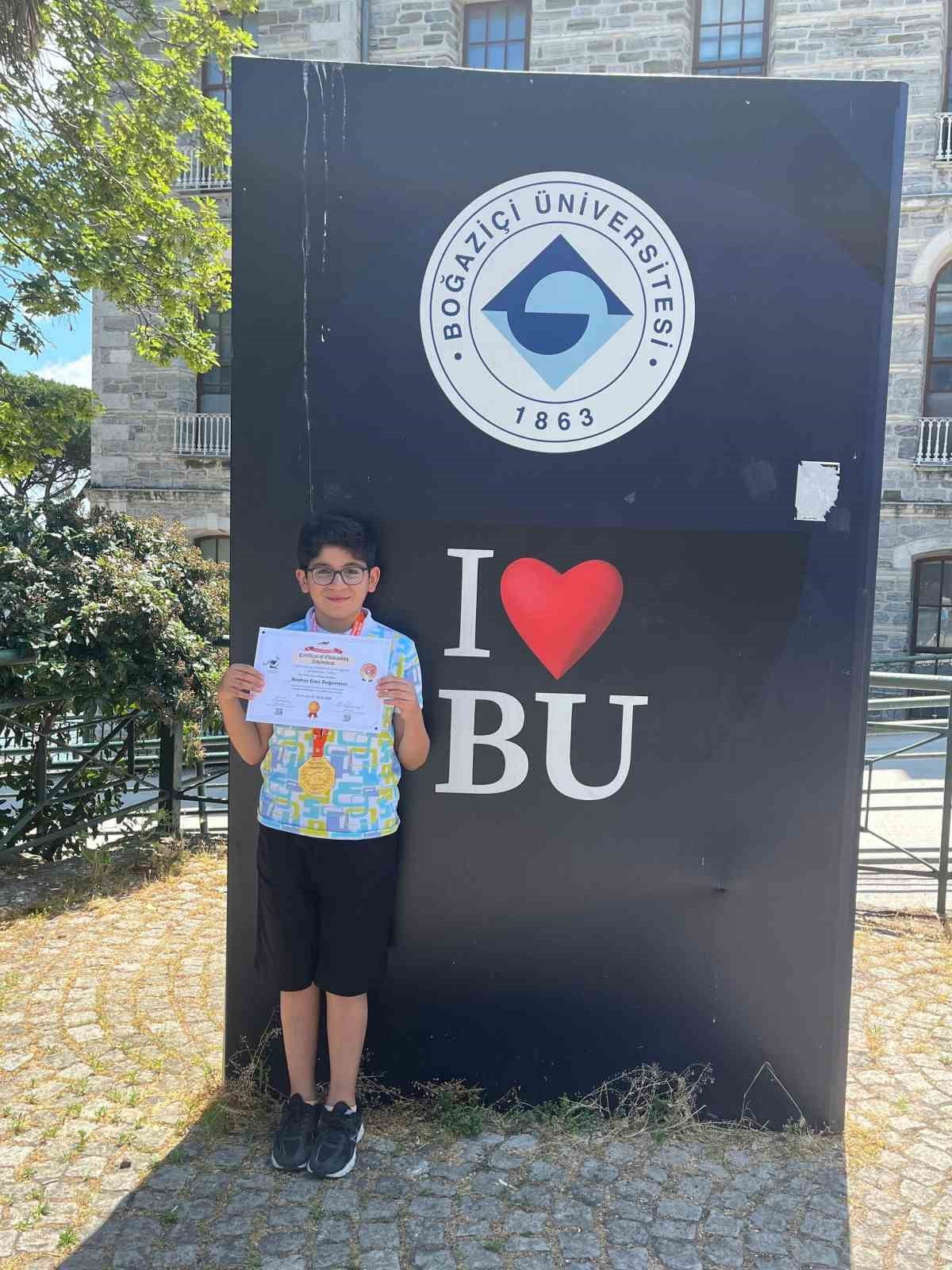 BİLECİKLİ ÖĞRENCİ TÜRKİYE İKİNCİSİ OLDU