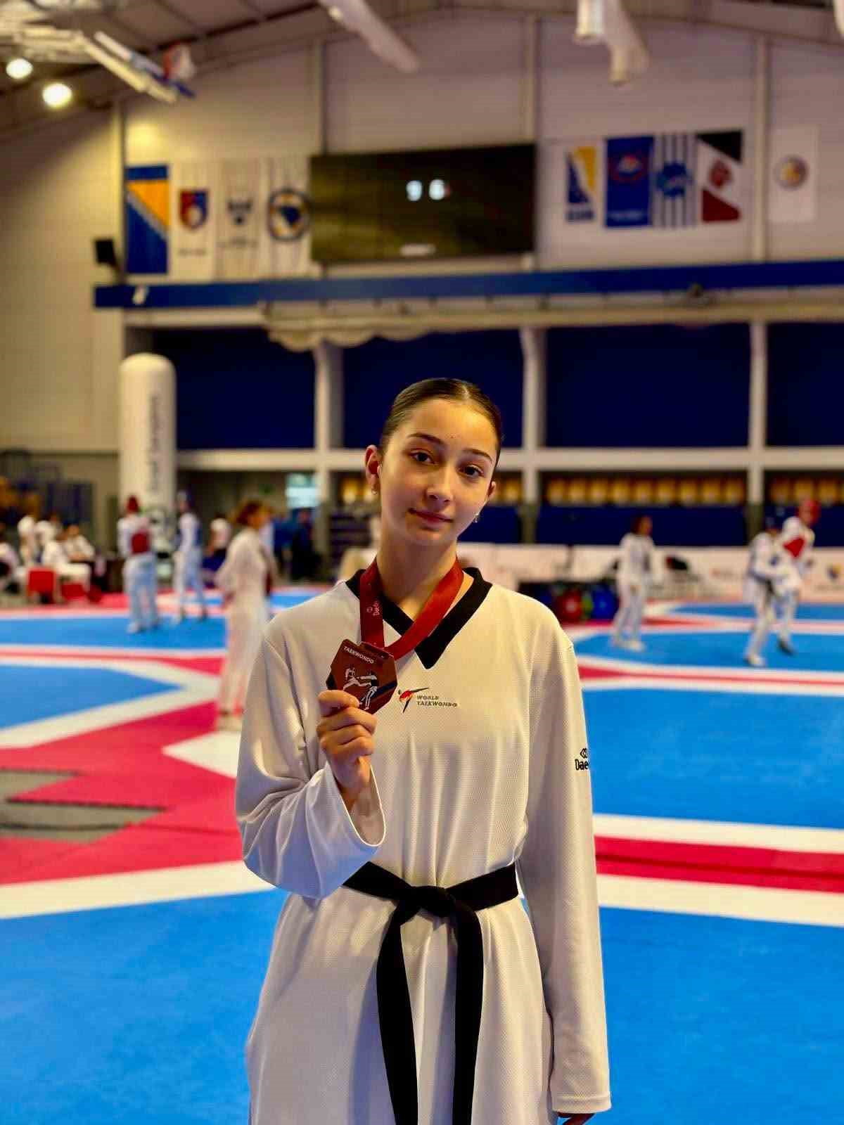 BİLECİKLİ SPORCU AVRUPA ÜÇÜNCÜSÜ OLDU BİLECİKLİ SPORCU NESLİŞAH ENÇOK