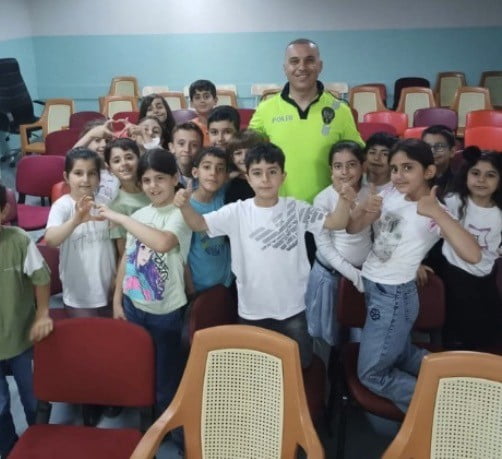 BİNGÖL’DE ÖĞRENCİLERE TRAFİK GÜVENLİĞİ EĞİTİMİ