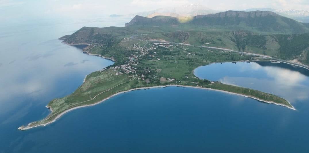 BİTLİS, SAHİP OLDUĞU EŞSİZ DOĞAL ZENGİNLİKLERİ VE BÜYÜLEYİCİ MANZARALARIYLA TURİZMDE DİKKAT ÇEKEN...