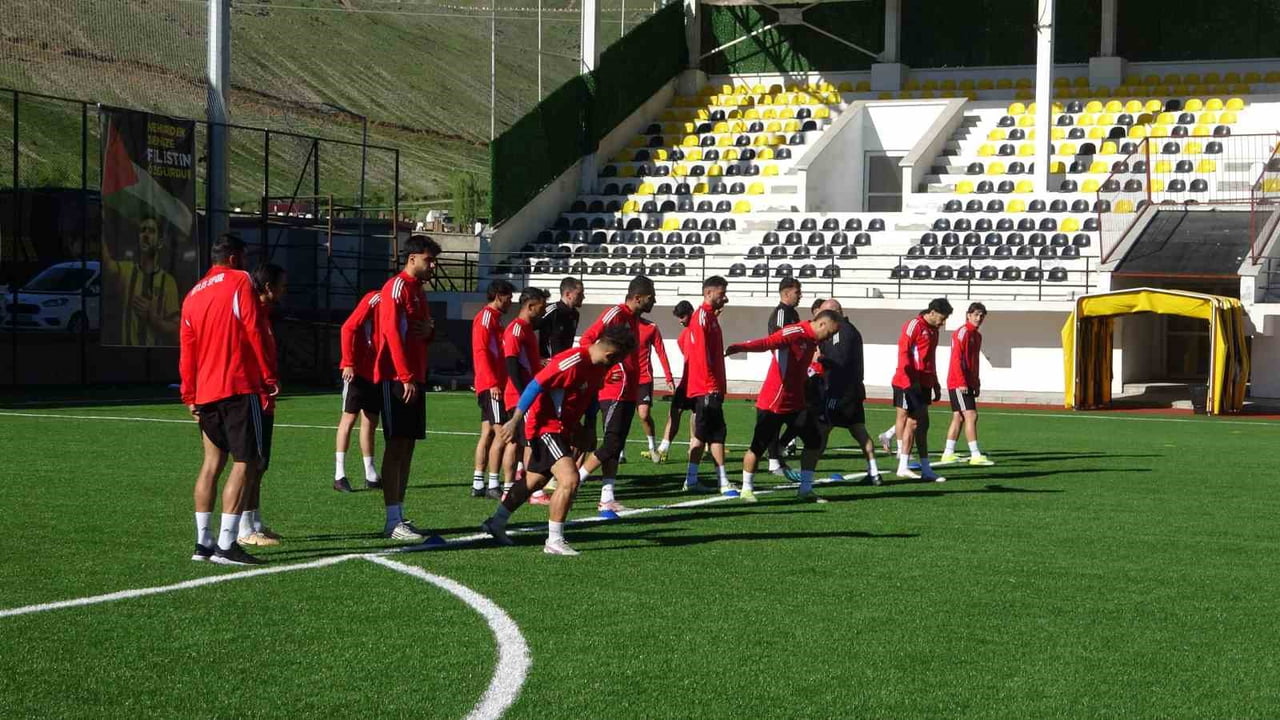 BİTLİS SPOR 1916 ÇALIŞMALARINI SÜRDÜRÜYOR