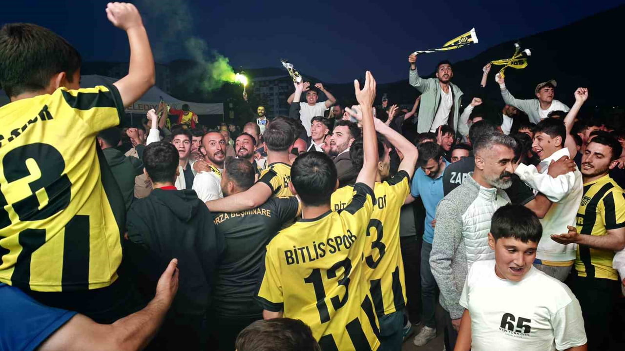 BİTLİS SPOR 1916, TFF 3. LİG'E YÜKSELME MAÇINDA ÇARŞAMBASPOR'U 3-2 MAĞLUP EDEREK UZUN YILLAR SONRA...