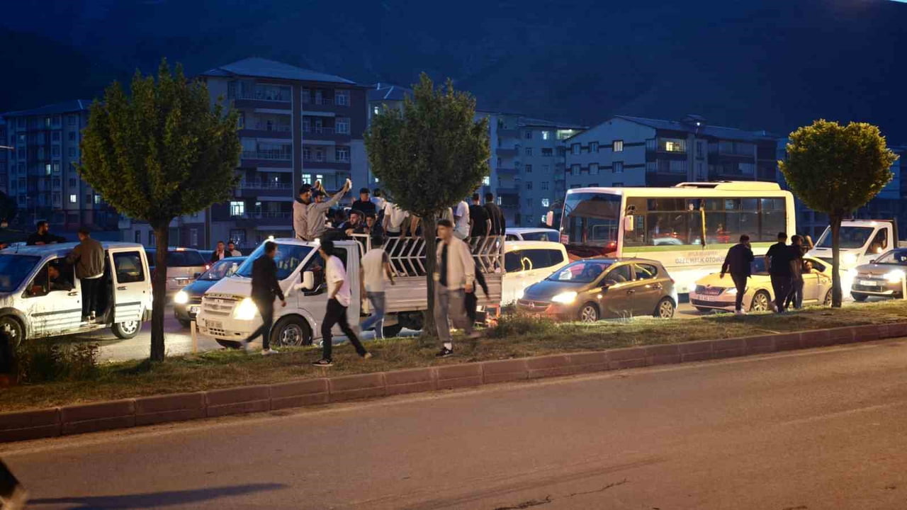 BİTLİS SPOR 1916, TFF 3. LİG'E YÜKSELME MAÇINDA ÇARŞAMBASPOR'U 3-2 MAĞLUP EDEREK UZUN YILLAR SONRA...