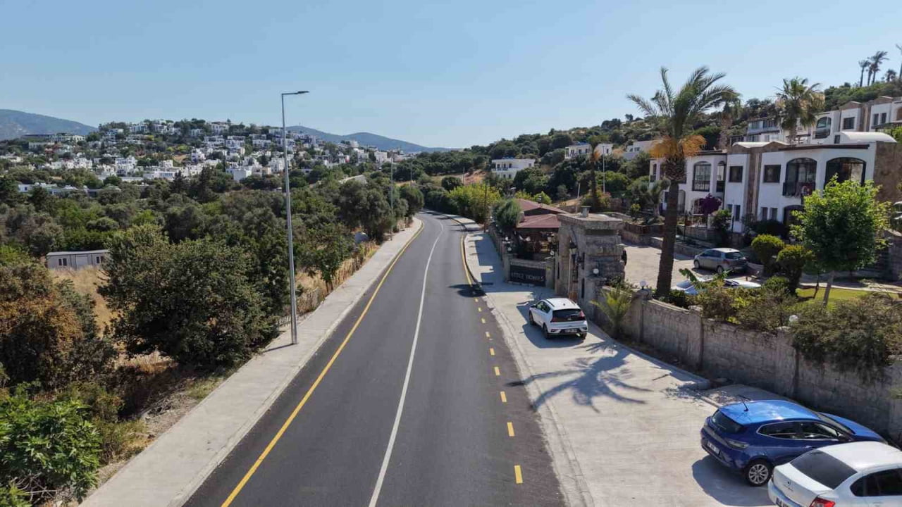 BODRUM BELEDİYESİ TARAFINDAN KENT GENELİNDE SÜRDÜRÜLEN YOL BAKIM, ONARIM VE YENİLEME FAALİYETLERİ...