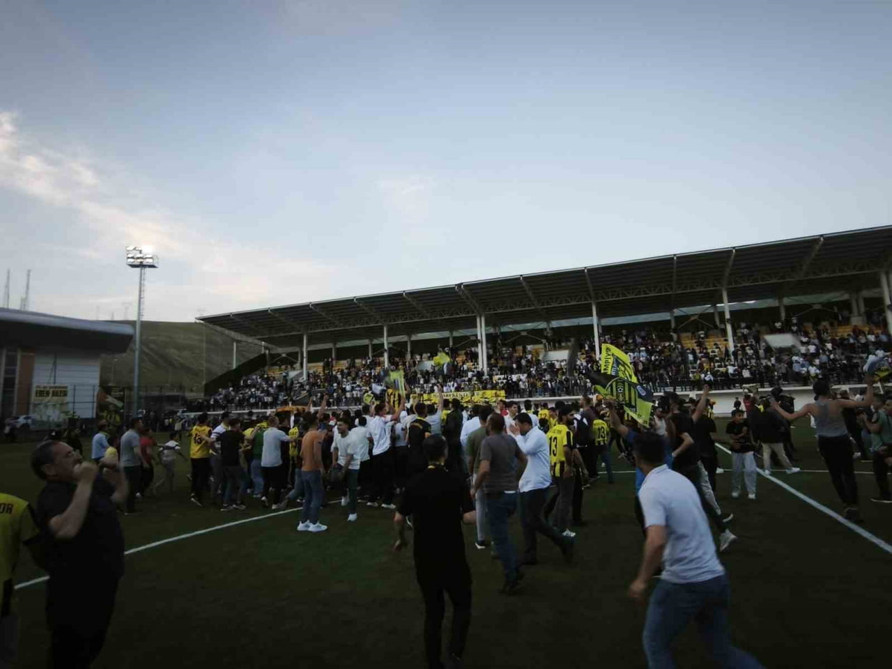 BÖLGESEL AMATÖR LİG 1. GRUP PLAY-OFF FİNALİNDE MÜCADELE EDEN BİTLİS SPOR 1916, KENDİ SAHASINDA...