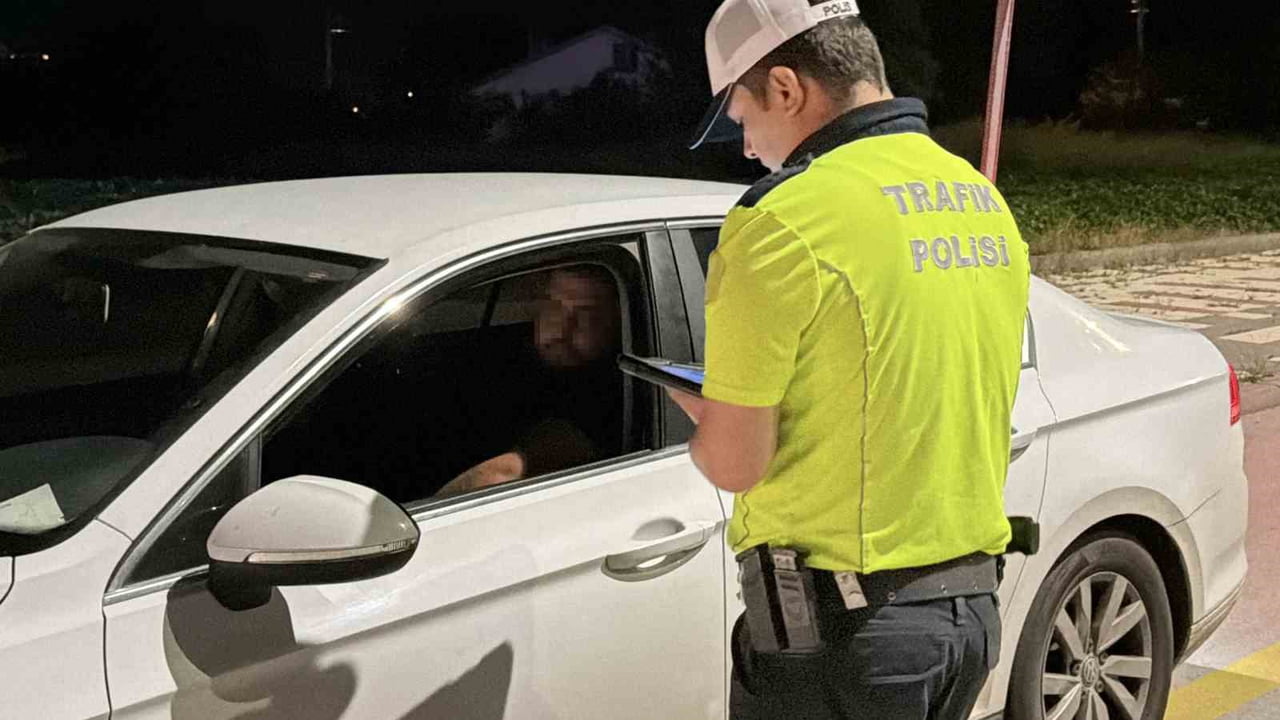 BOLU'DA POLİS VE JANDARMA EKİPLERİNCE SON BİR HAFTADA GERÇEKLEŞTİRİLEN TRAFİK DENETİMLERİNDE 32...