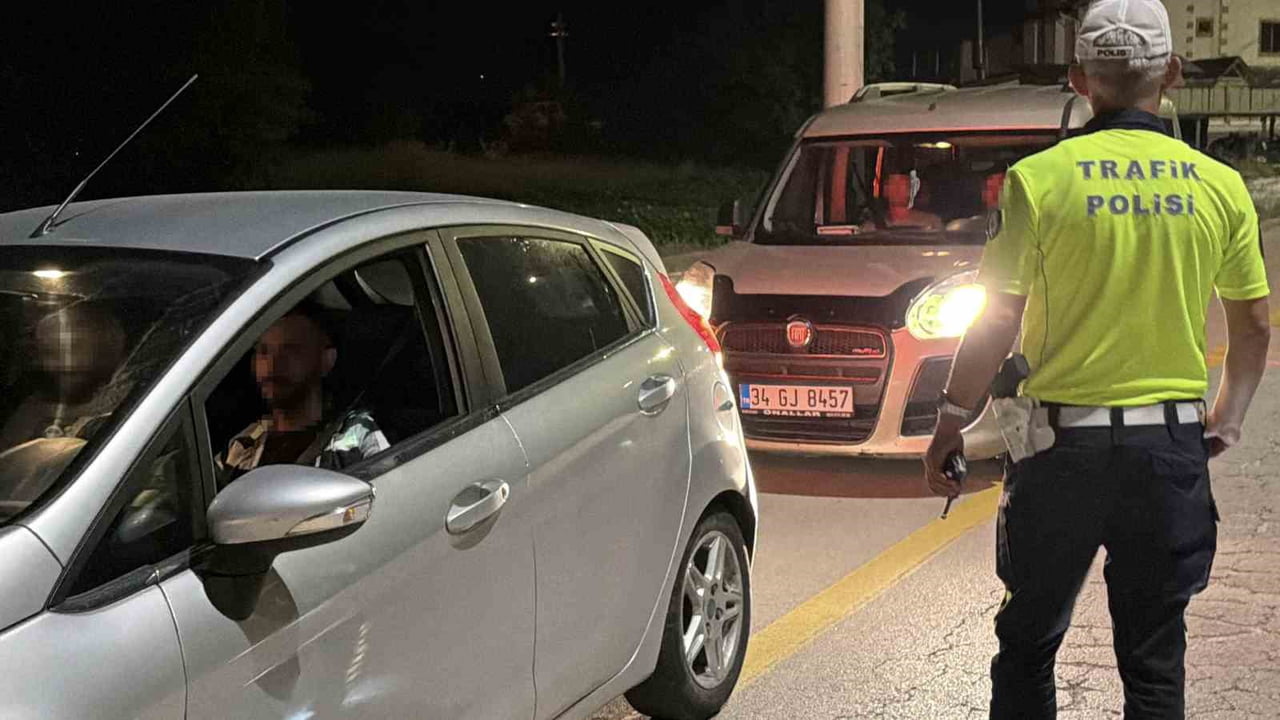 BOLU'DA POLİS VE JANDARMA EKİPLERİNCE SON BİR HAFTADA GERÇEKLEŞTİRİLEN TRAFİK DENETİMLERİNDE 32...