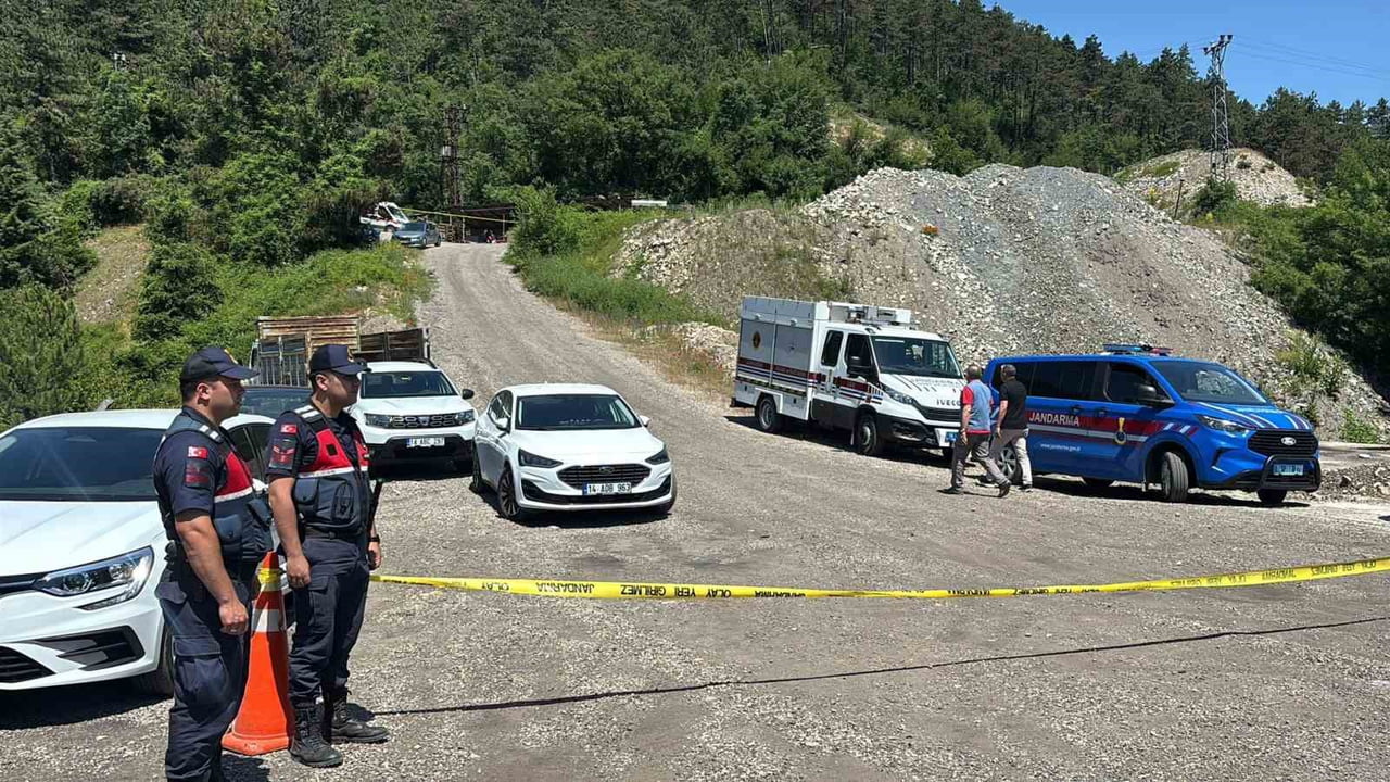 BOLU'NUN MENGEN İLÇESİNDE MADEN OCAĞINDA MEYDANA GELEN GÖÇÜKTE 1 İŞÇİ HAYATINI KAYBETTİ.