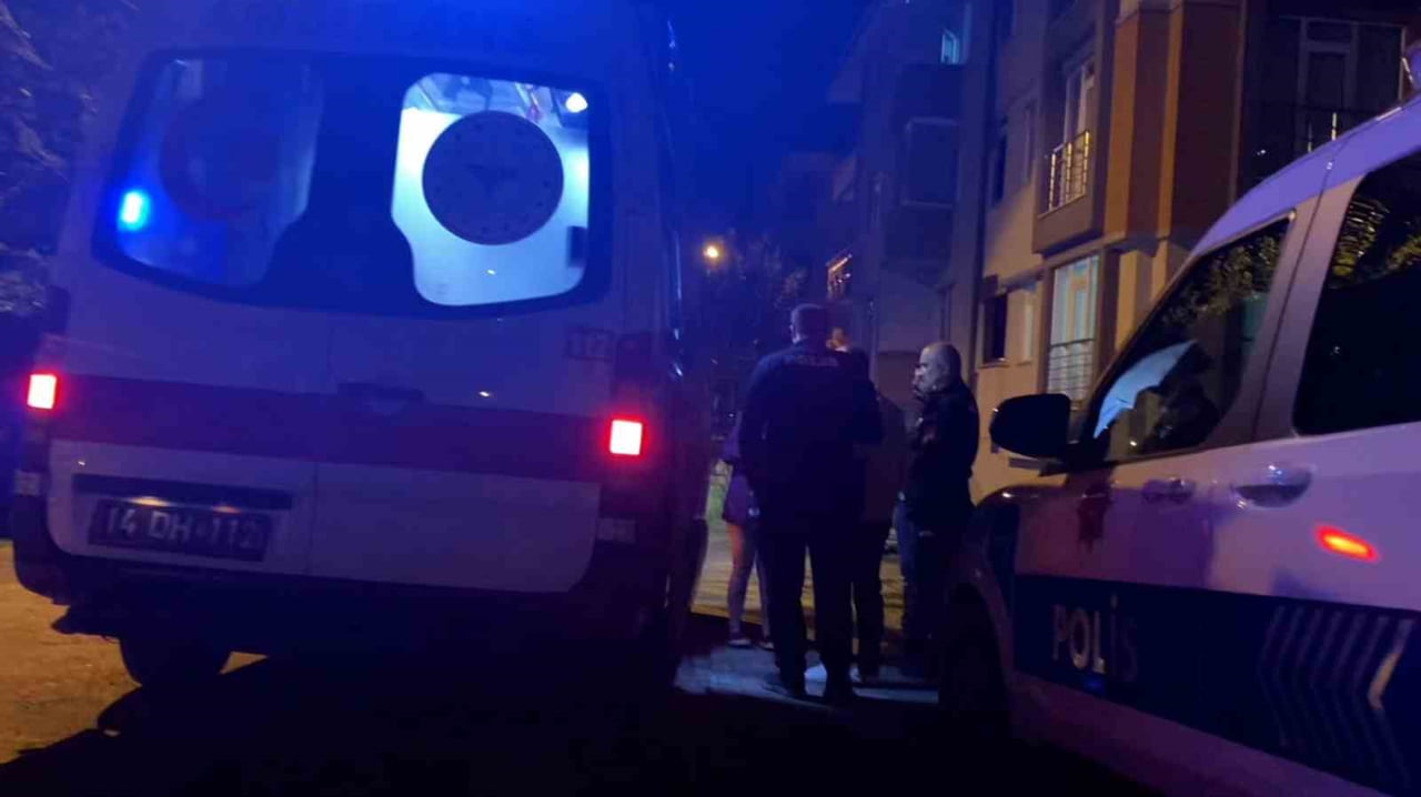 BOLU’DA BABA İLE 17 YAŞINDAKİ OĞLUNUN ARASINDA ÇIKAN SÖZLÜ TARTIŞMA YUMRUKLU KAVGAYA DÖNÜŞTÜ....