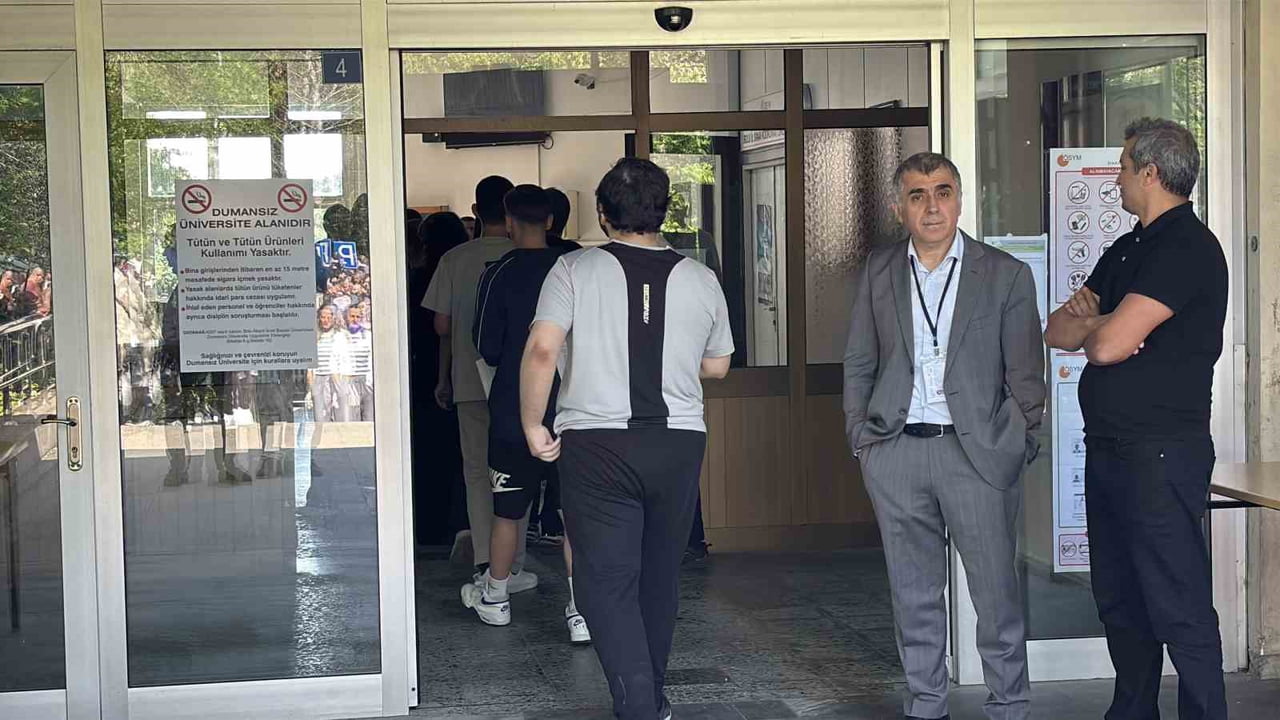 BOLU’DA BİNLERCE ÜNİVERSİTE ADAYI İÇİN AYT HEYECANI BAŞLADI