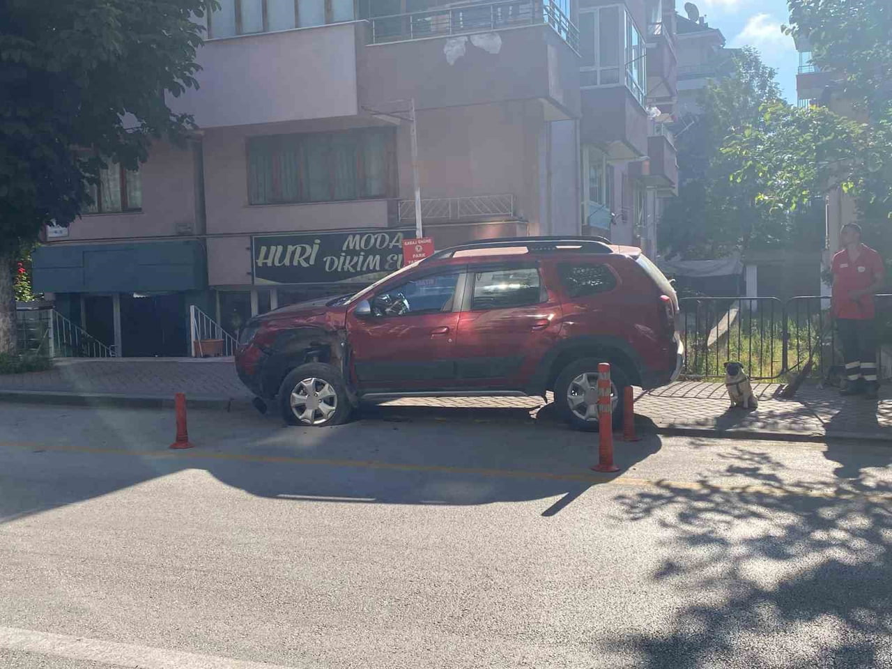 BOLU’DA PARK HALİNDEKİ CİPE ÇARPAN OTOMOBİLİN TAKLA ATMASI SONUCU MEYDANA GELEN KAZADA SÜRÜCÜ...