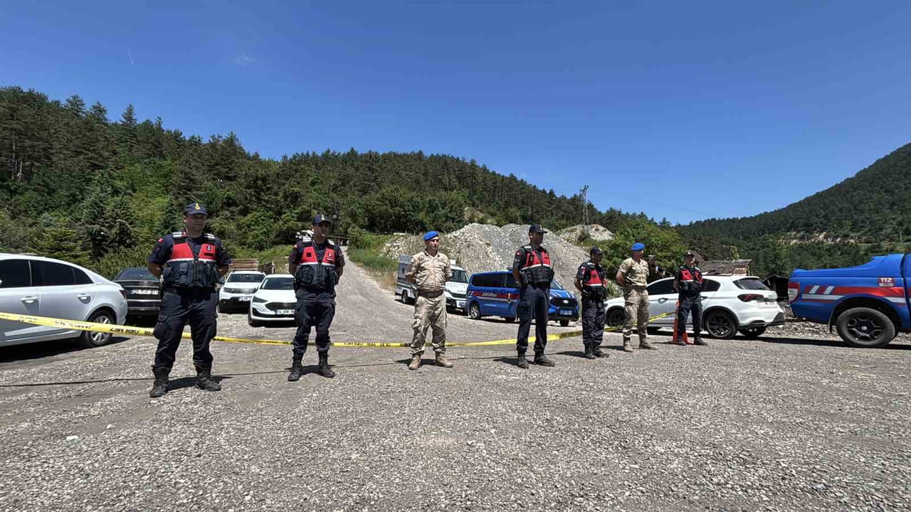 BOLU’NUN MENGEN İLÇESİNDEKİ MADEN OCAĞINDA MEYDANA GELEN GÖÇÜKTE HAYATINI KAYBEDEN İŞÇİNİN...