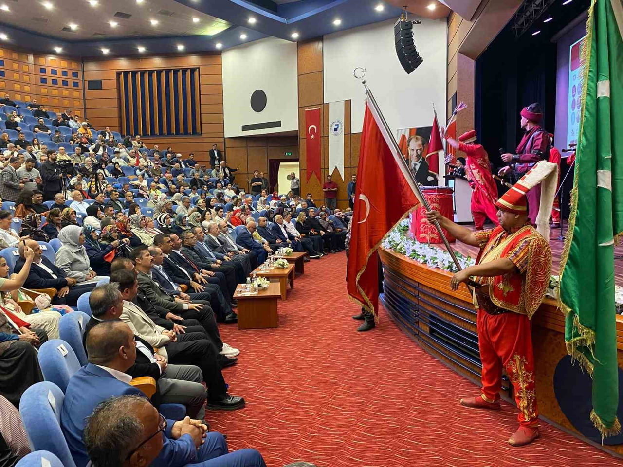BÖLÜCÜ ÖRGÜT TARAFINDAN 24 MAYIS 1993 TARİHİNDE BİNGÖL’DE KATLEDİLEN SİLAHSIZ 33 MEHMETÇİK...
