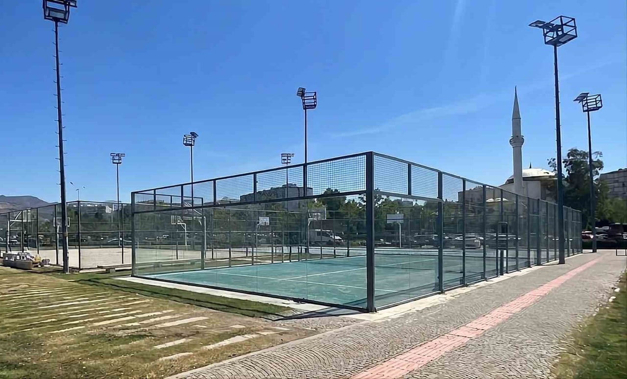BOSTANLI SAHİLİ’NE YENİ PADEL KORTLARI GELİYOR