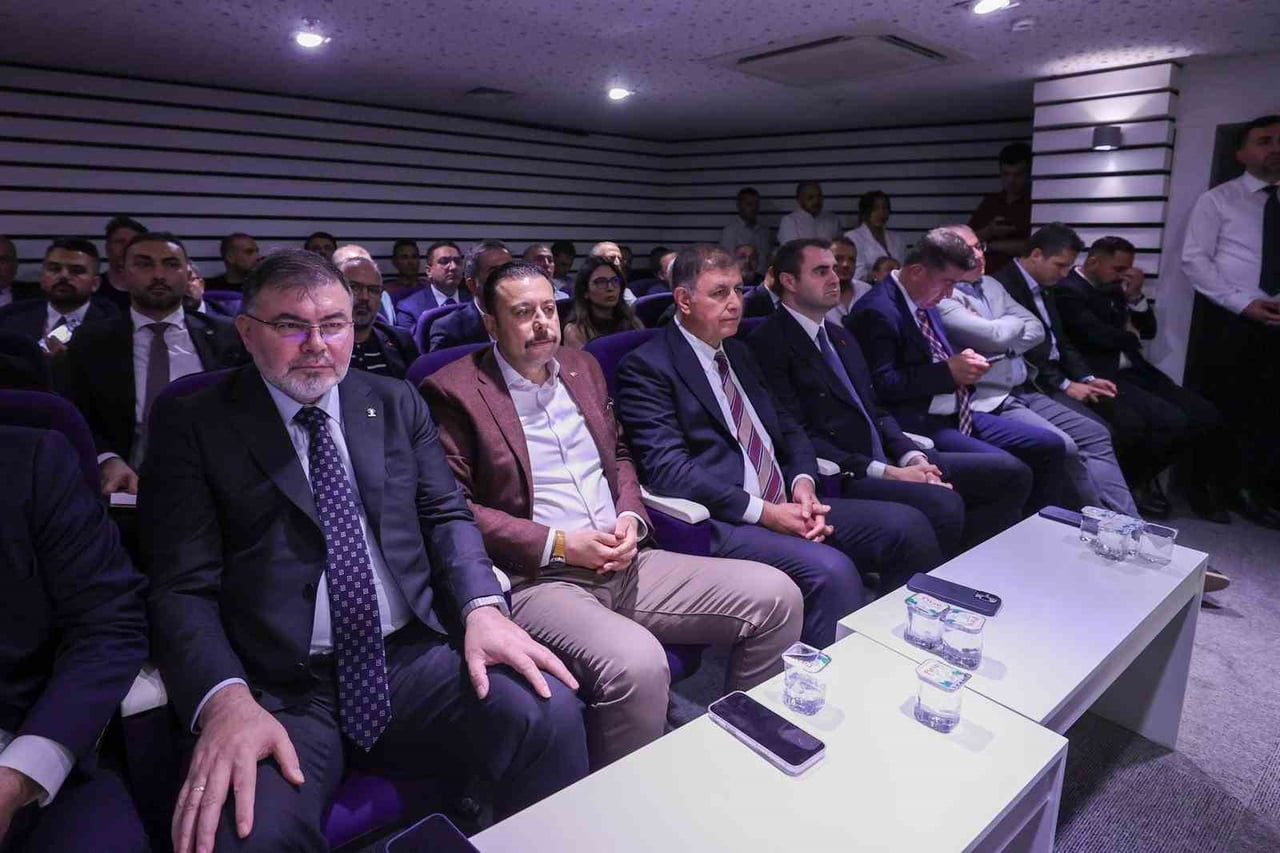 BUCA BELEDİYESİ’NDE BAŞKANVEKİLİ CHP’Lİ HÜSEYİN BENZER OLDU