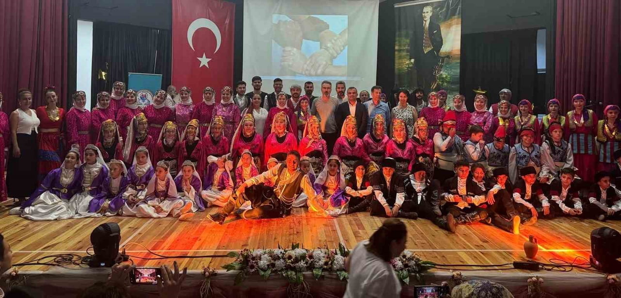 BUCA HALK EĞİTİM MERKEZİ TARAFINDAN DÜZENLENEN 'ANADOLU’NUN SEYİR DEFTERİ' GALA GECESİNDE...
