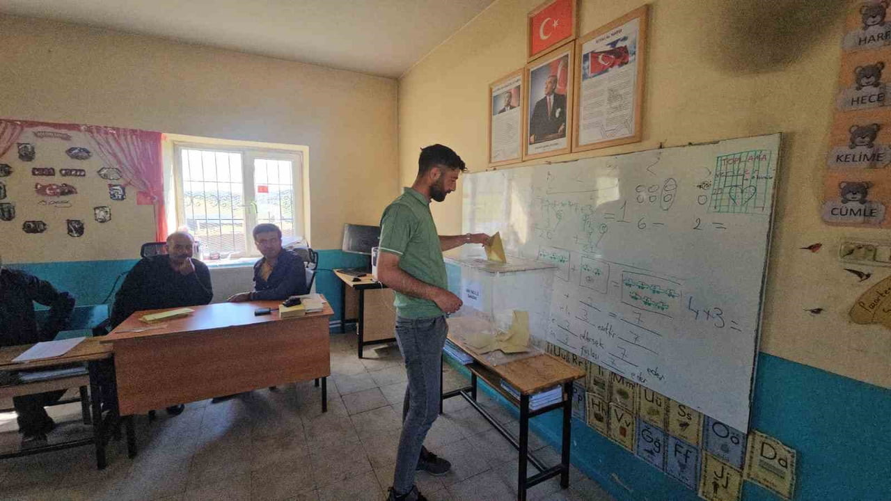 BUDAKLI MAHALLESİ'NDE YENİ MUHTAR BELİRLENDİ.