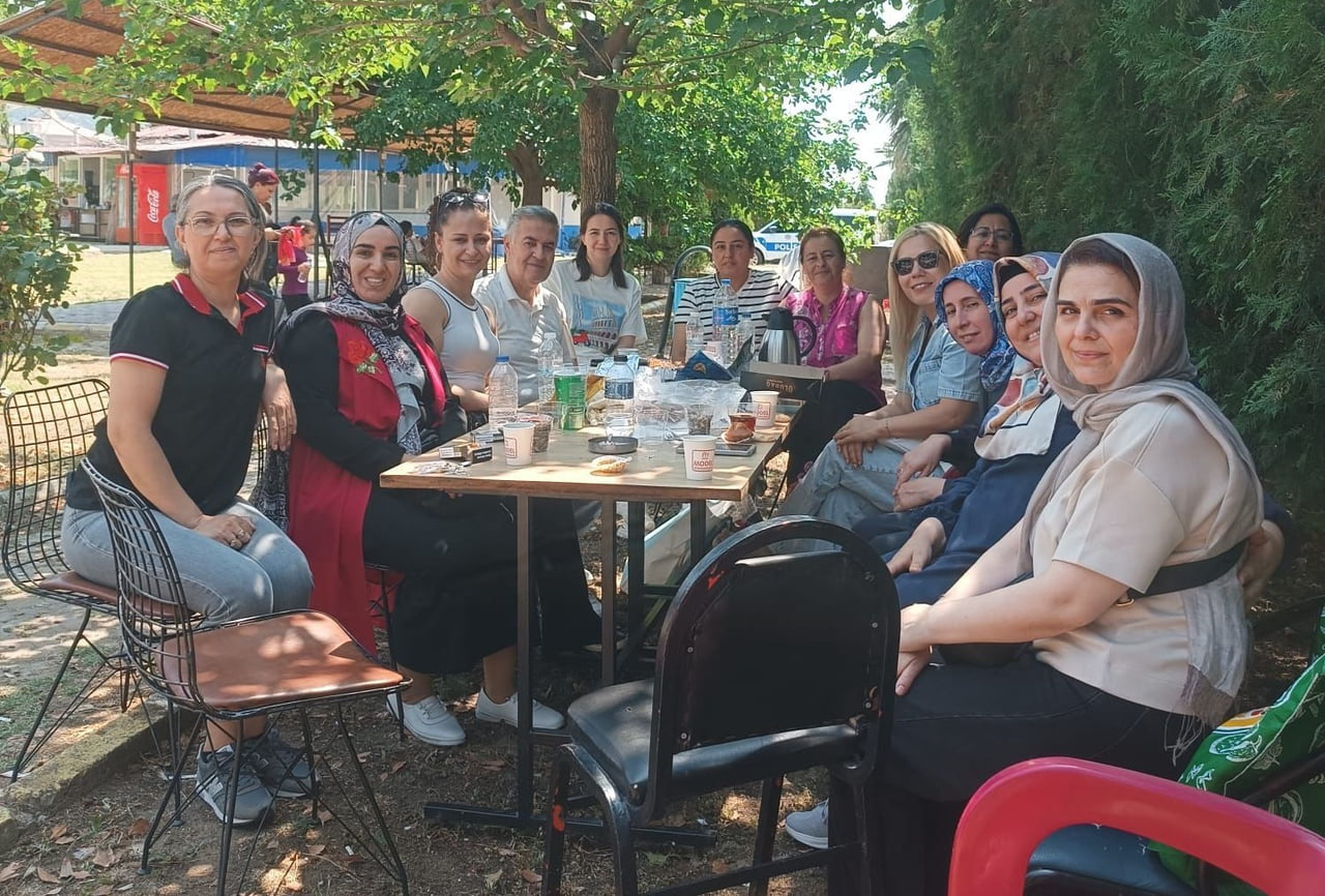 BUHARKENT BELEDİYE BAŞKANI MEHMET EROL, ZAFER ORTAOKULU’NDA LGS’YE GİREN ÖĞRENCİLERİN VELİLERİYLE...
