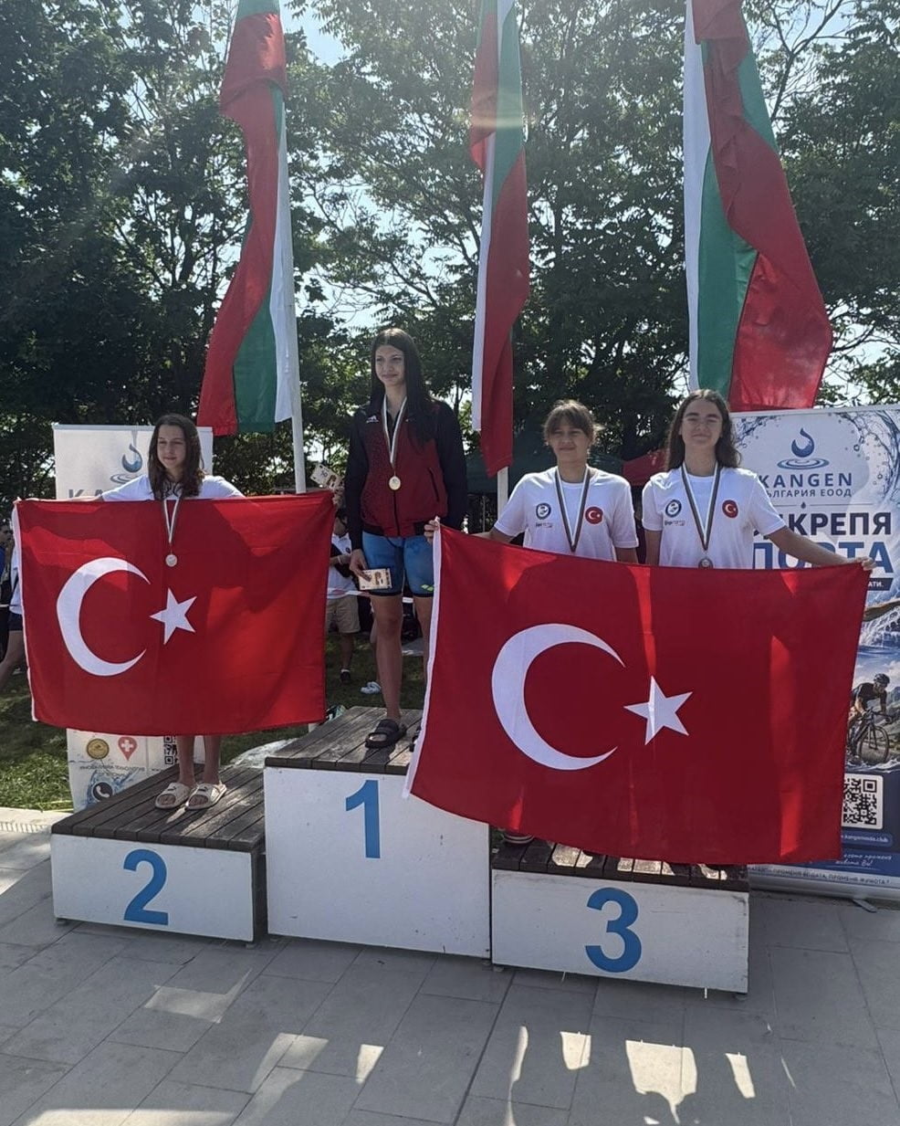 BULGARİSTAN'DA DÜZENLENEN BLACK SEA CUP 2026'YA ESKİŞEHİR'DEN KATILAN MİLLİ YÜZÜCÜ ECRİN ÇEVİK...