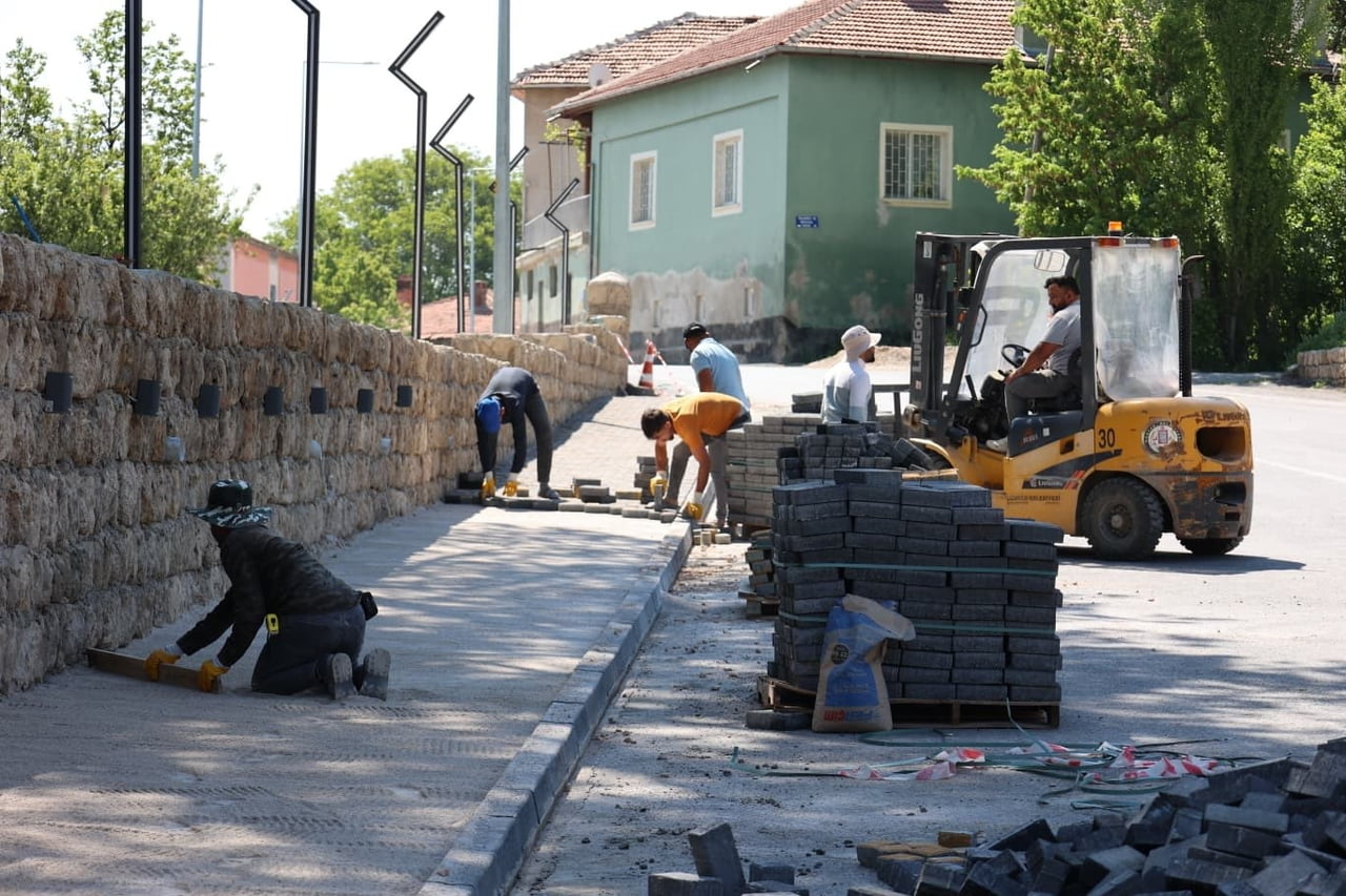BÜNYAN BELEDİYESİ TARAFINDAN CAM TERASLAR BÖLGESİNDE YÜRÜTÜLEN DÜZENLEME ÇALIŞMALARI ARALIKSIZ...