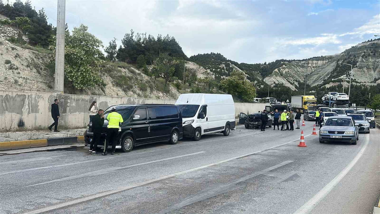 BURDUR'DA MAYIS AYINDA POLİS VE JANDARMA SORUMLULUK BÖLGELERİNDE MEYDANA GELEN 267 TRAFİK...