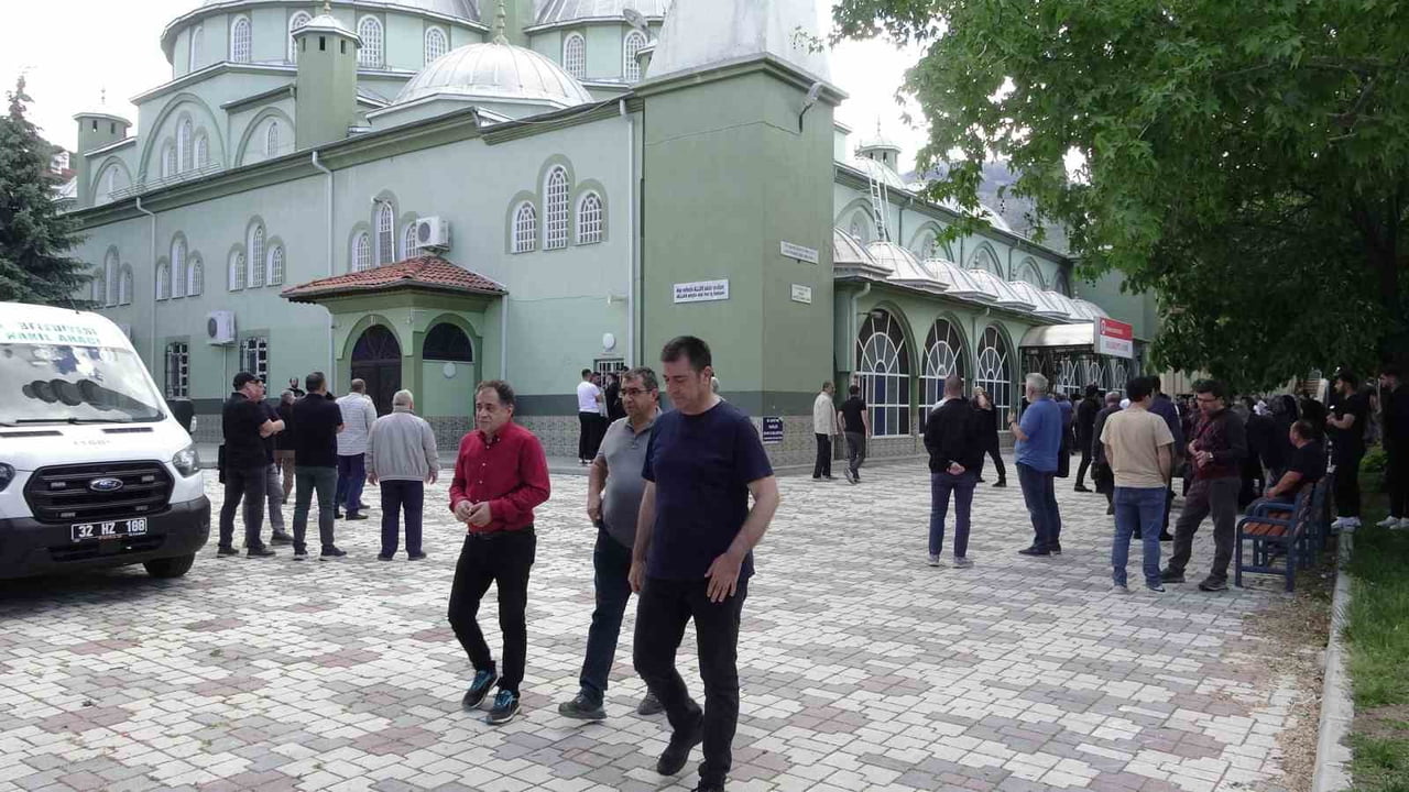 BURDUR’UN BUCAK İLÇESİNDE MEYDANA GELEN 4 ARACIN KARIŞTIĞI, 4 KİŞİ HAYATINI KAYBETTİĞİ VE 11...