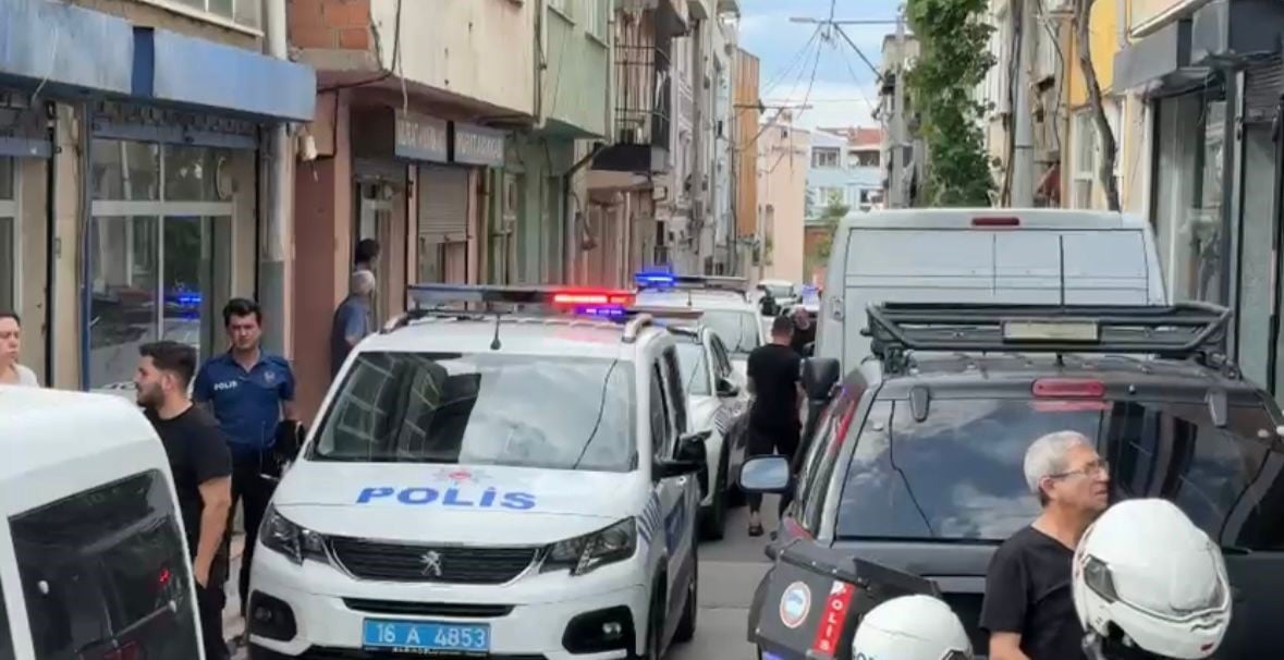 BURSA'DA BİRİ KADIN İKİ KİŞİ SİLAHLA VURULMUŞ OLARAK BULUNDU