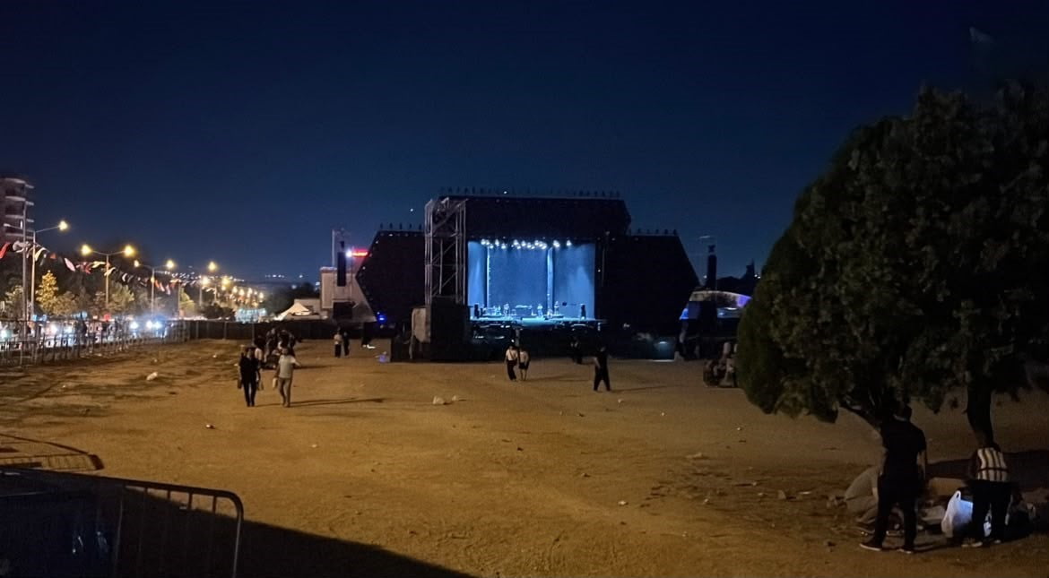 BURSA'DA DÜZENLENEN KÜLTÜR YOLU FESTİVALİ'NDE CEZA SAHNE ALDI. KONSER ALANINDA ÇIKAN BIÇAKLI...
