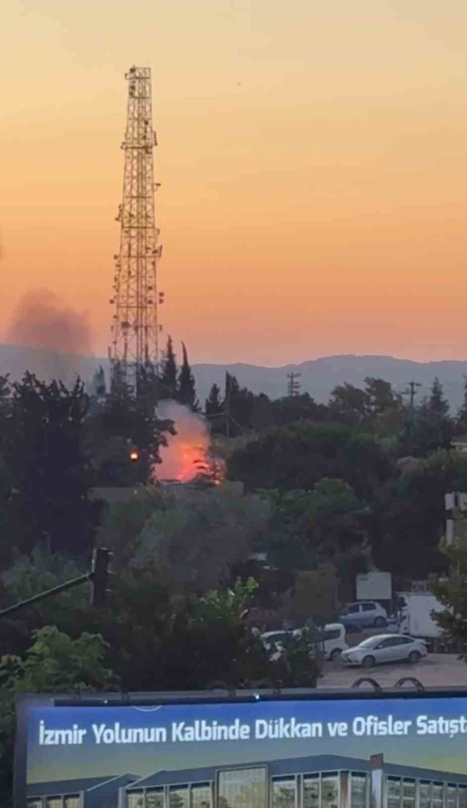 BURSA'DA DÜZENLENEN KÜLTÜR YOLU FESTİVALİ'NİN HEMEN YANINDA BULUNAN AĞAÇLIK ALANDA ÇIKAN YANGIN...