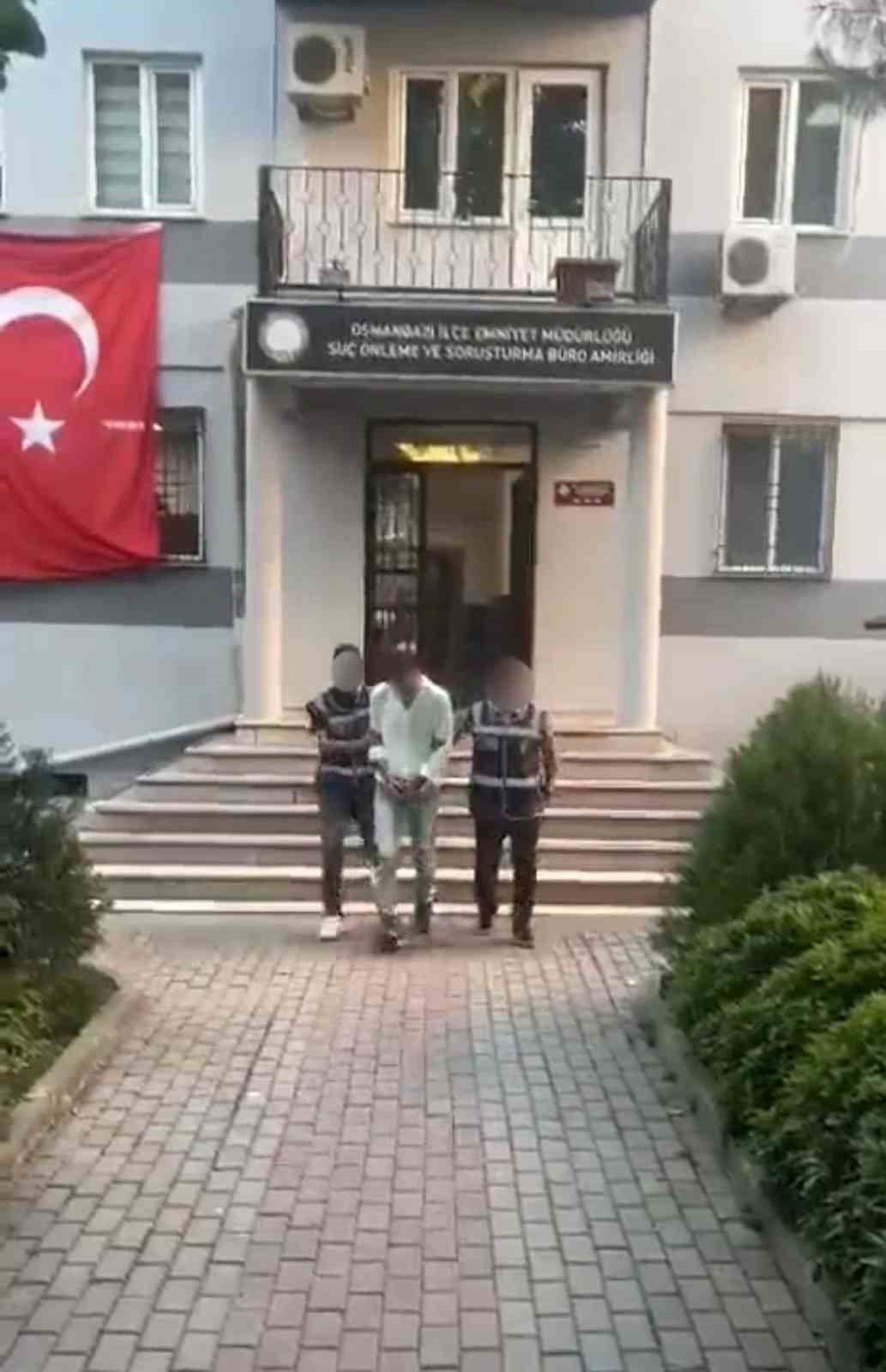 BURSA'DA DÜZENLENEN OPERASYONDA UYUŞTURUCU TİCARETİ YAPTIĞI DEĞERLENDİRİLEN ŞÜPHELİLER İLE...