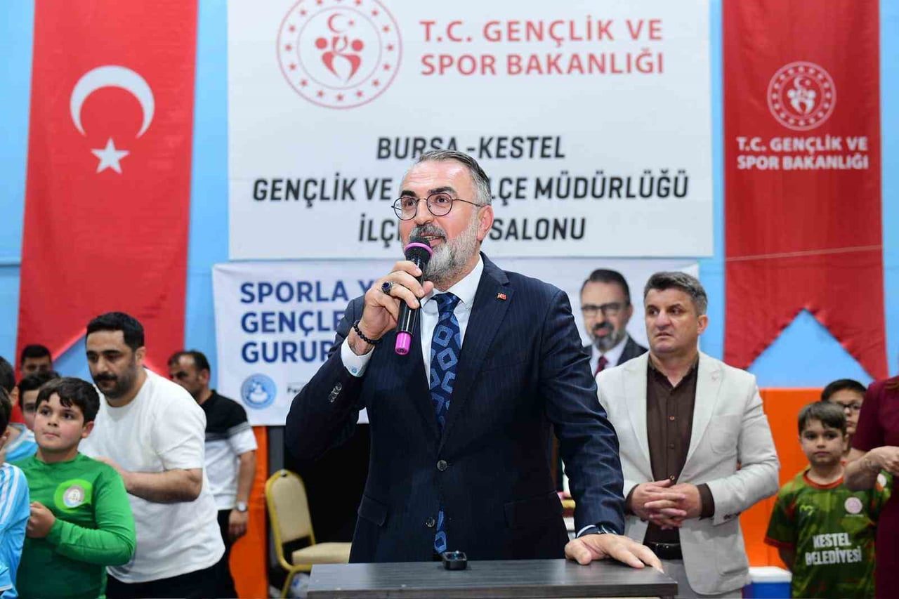 BURSA'DA KESTEL BELEDİYESİ’NİN SPORA VE GENÇLİĞE YÖNELİK DESTEKLERİ ARALIKSIZ SÜRÜYOR.  BUNA GÖRE...