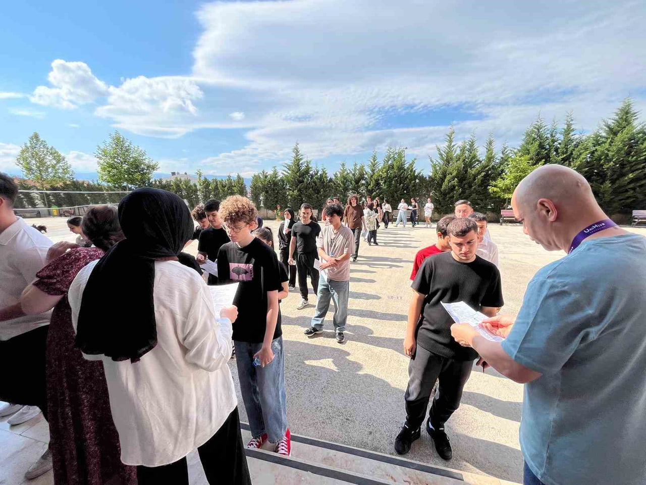 BURSA'DA ON BİNLERCE ADAY YÜKSEKÖĞRETİM KURUMLARI SINAVI'NA (YKS) GİRDİ.