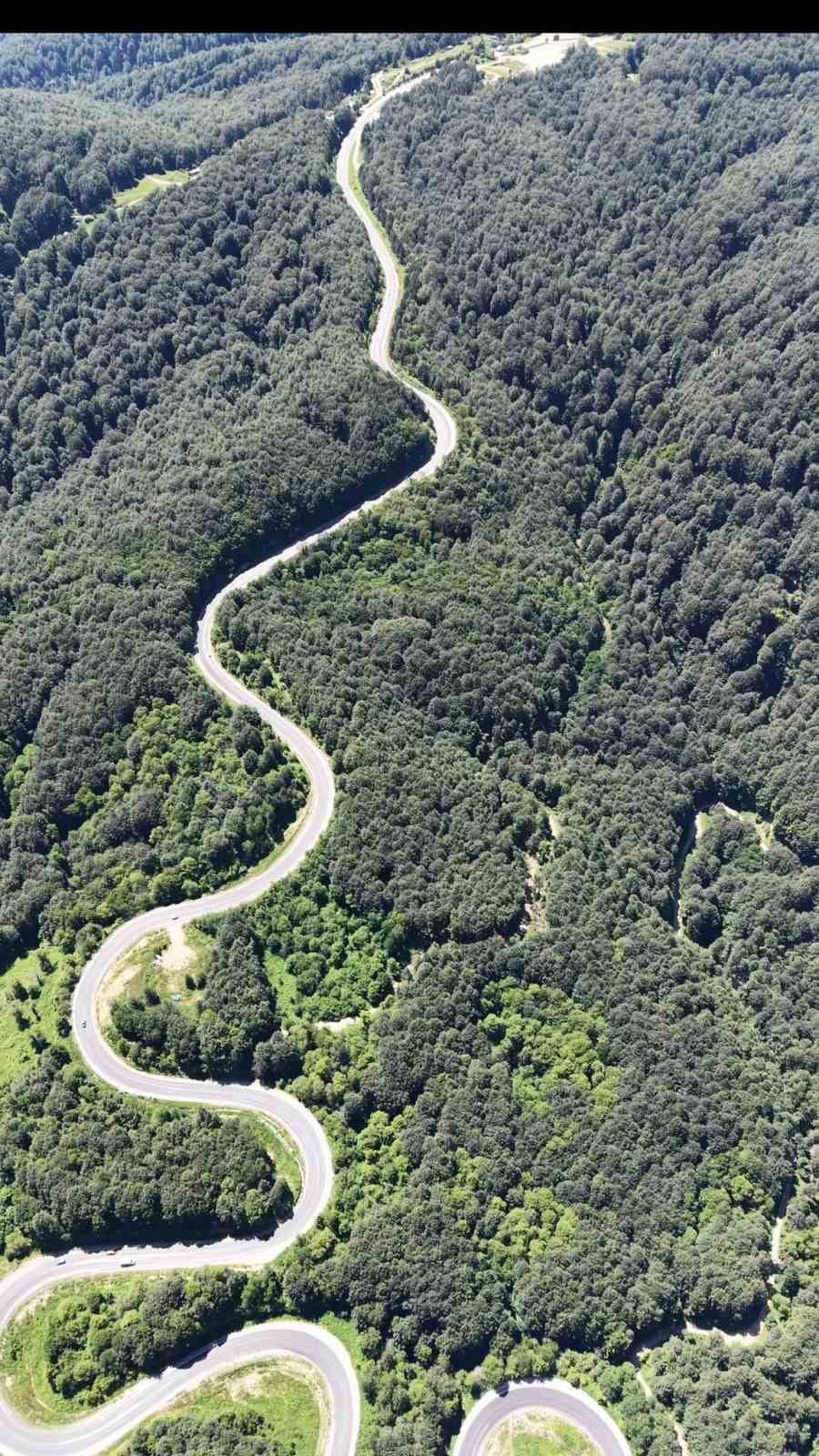 BURSA'NIN İNEGÖL İLÇESİ İLE KÜTAHYA'NIN DOMANİÇ İLÇESİNİ BİRBİRİNE BAĞLAYAN KIVRIMLI YOLLAR, YAZ...