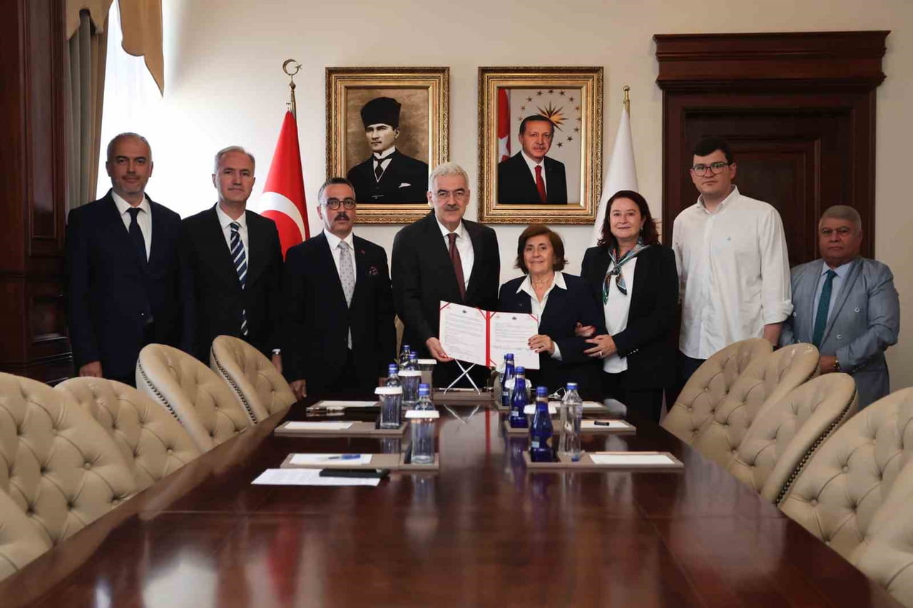 BURSA'NIN İNEGÖL İLÇESİNDE 7 BİRİMLİ AİLE SAĞLIĞI MERKEZİ İÇİN BAĞIŞ PROTOKOLÜ...