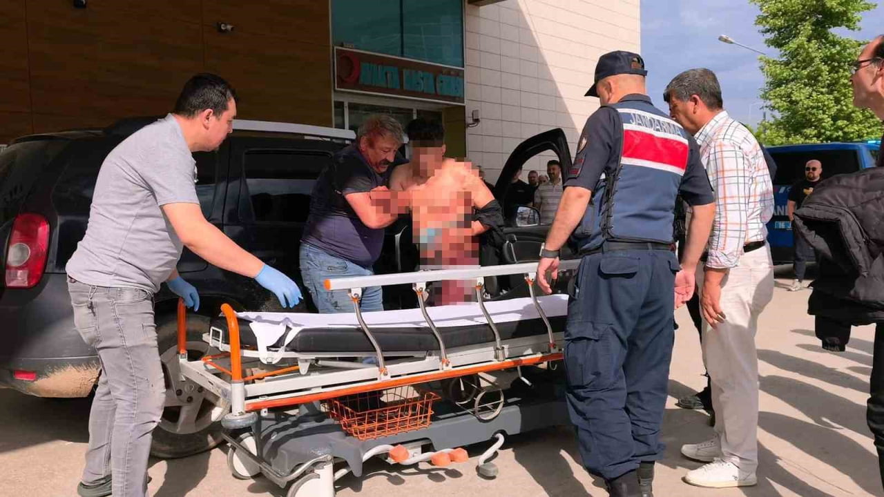 BURSA'NIN İNEGÖL İLÇESİNDE AMCA ÇOCUKLARI ARASINDA ÇIKAN BIÇAKLI KAVGADA 1 KİŞİ AĞIR...