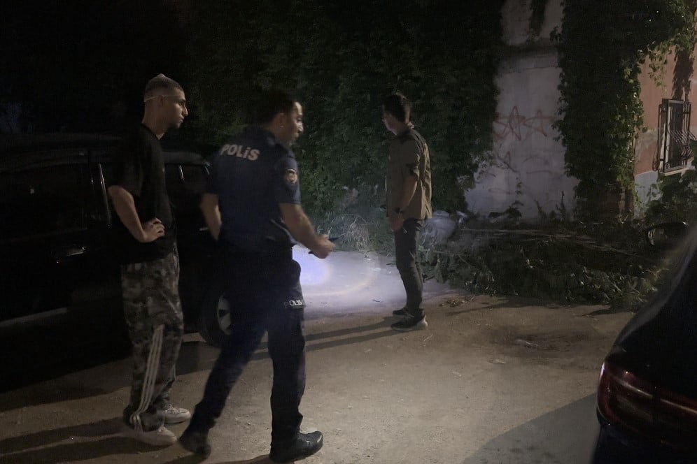 BURSA'NIN İNEGÖL İLÇESİNDE ÇOCUK PARKINDA BULUNAN GENÇLERE YÖNELİK GERÇEKLEŞTİRİLEN POMPALI...